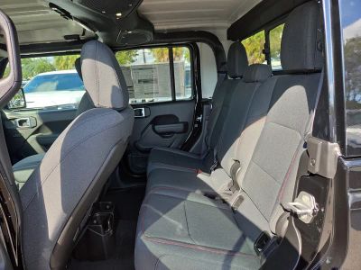 2026 Jeep Gladiator — photo 14 view