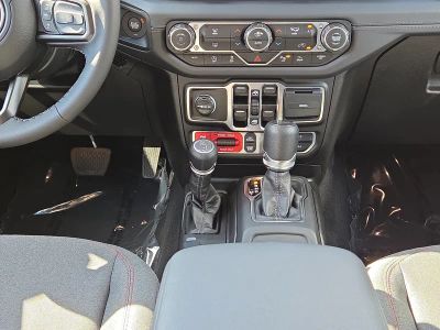 2026 Jeep Gladiator — photo 19 view