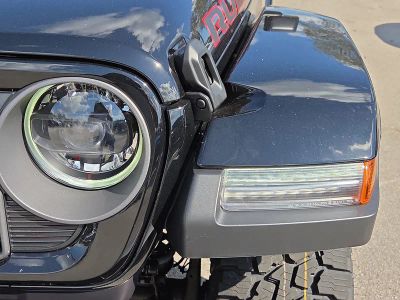 2026 Jeep Gladiator — photo 10 view