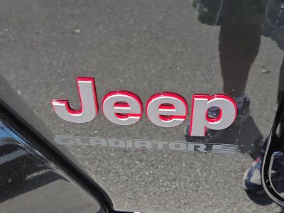 2026 Jeep Gladiator — photo 21 view