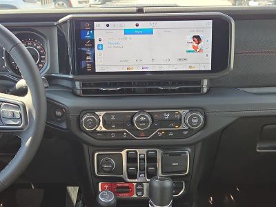 2026 Jeep Gladiator — photo 18 view