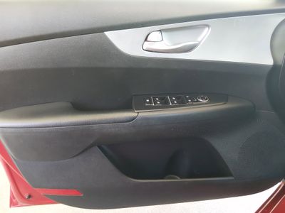 2023 Kia Forte - Photo 18