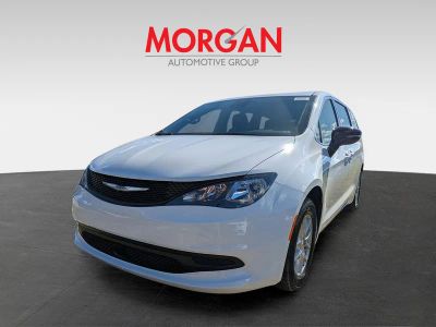 2026 Chrysler Voyager — engine compartment view