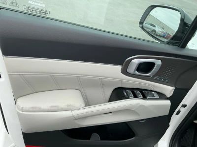 2026 Kia Sorento Hybrid — photo 16 view