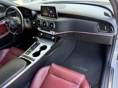 2020 Kia Stinger — photo 15 view
