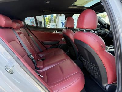 2020 Kia Stinger — photo 17 view