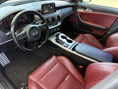 2020 Kia Stinger — photo 11 view
