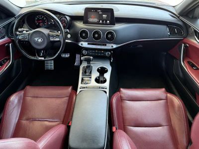 2020 Kia Stinger — photo 14 view