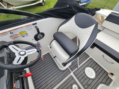 2020 Bayliner VR5 Bowrider I/O - Photo 22
