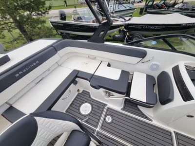 2020 Bayliner VR5 Bowrider I/O - Photo 24