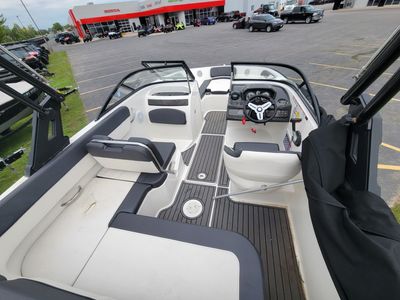 2020 Bayliner VR5 Bowrider I/O - Photo 31