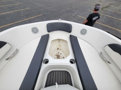 2020 Bayliner VR5 Bowrider I/O - Photo 12