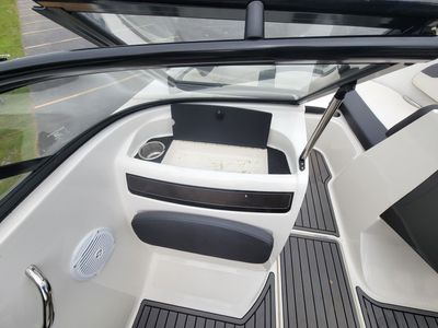 2020 Bayliner VR5 Bowrider I/O - Photo 18
