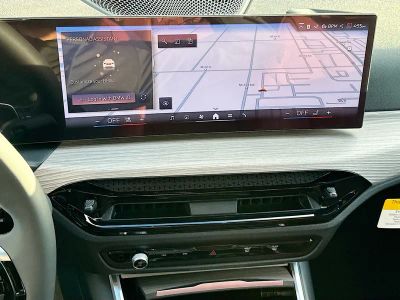 2026 BMW 3 Series — photo 10 view