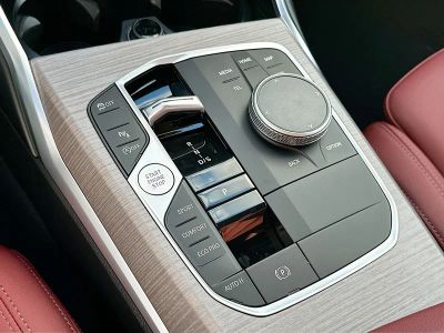 2026 BMW 3 Series — photo 14 view
