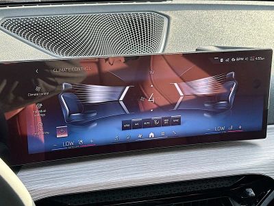2026 BMW 3 Series — photo 13 view