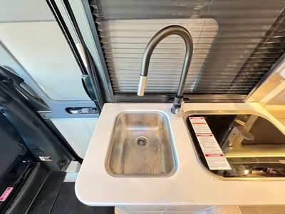 2024 Airstream INTERSTATE - Photo 8