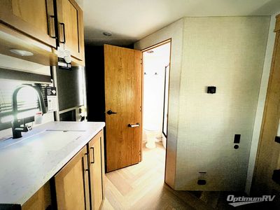 2025 Ember RV E-Series - Photo 13