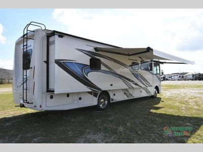 2024 Thor Motor Coach Hurricane — photo 15 view