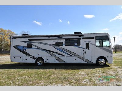 2024 Thor Motor Coach Hurricane — photo 16 view