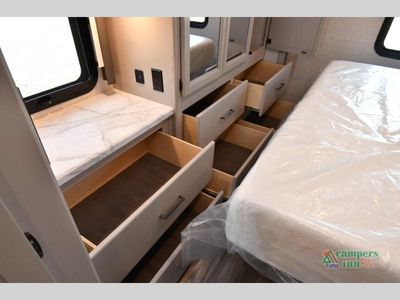 2024 Thor Motor Coach Hurricane — photo 45 view