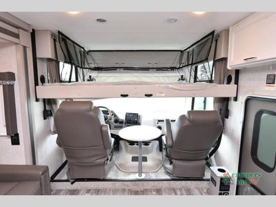 2024 Thor Motor Coach Hurricane — photo 26 view
