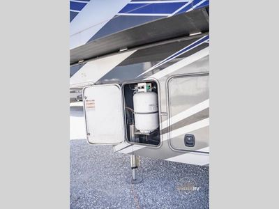 2017 Dutchmen RV Voltage - Photo 13