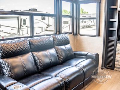 2017 Dutchmen RV Voltage - Photo 35