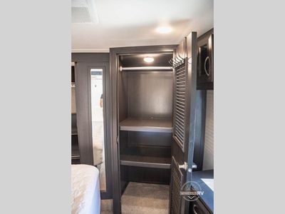 2017 Dutchmen RV Voltage - Photo 47