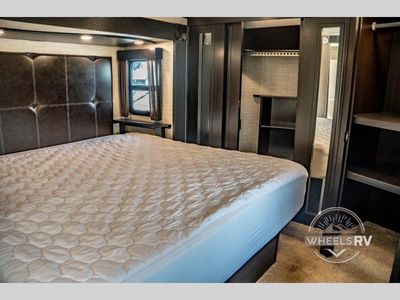 2017 Dutchmen RV Voltage - Photo 39