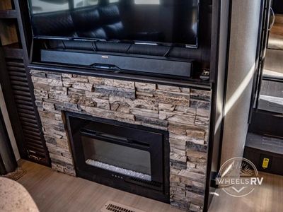 2017 Dutchmen RV Voltage - Photo 25
