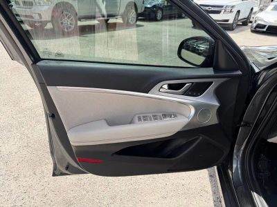 2021 Genesis G70 — photo 13 view