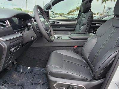 2026 Jeep Grand Wagoneer — photo 14 view