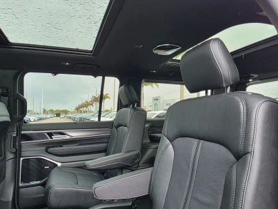 2026 Jeep Grand Wagoneer — photo 8 view