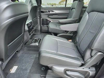 2026 Jeep Grand Wagoneer — photo 9 view