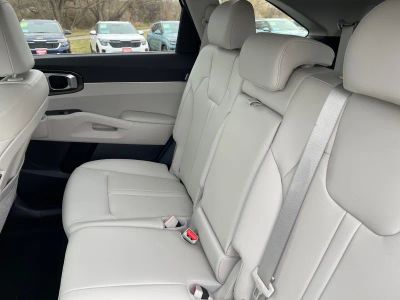 2026 Kia Sorento — photo 18 view