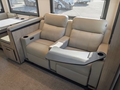 2026 Grand Design LINEAGE SERIES F - Photo 8