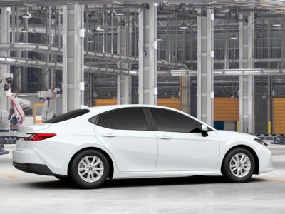 2026 Toyota Camry - Photo 11