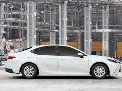 2026 Toyota Camry - Photo 12