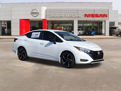 2025 Nissan Versa 1.6 SR — front three-quarter view
