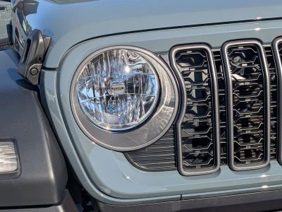 2026 Jeep Wrangler — photo 8 view