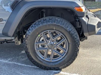 2026 Jeep Wrangler — photo 10 view