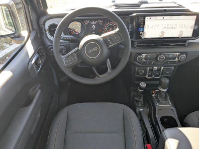 2026 Jeep Wrangler — photo 14 view