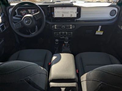 2026 Jeep Wrangler — photo 13 view