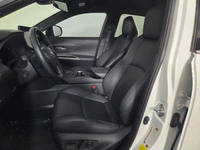 2024 Toyota Venza — photo 12 view