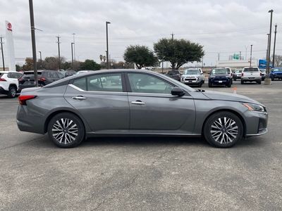 2025 Nissan Altima - Photo 4