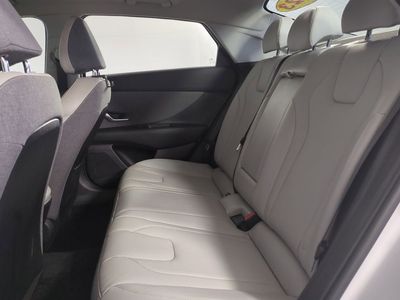 2023 Hyundai Elantra Hybrid — photo 14 view