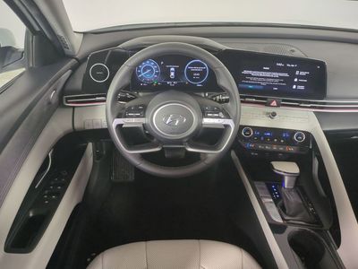 2023 Hyundai Elantra Hybrid — photo 16 view