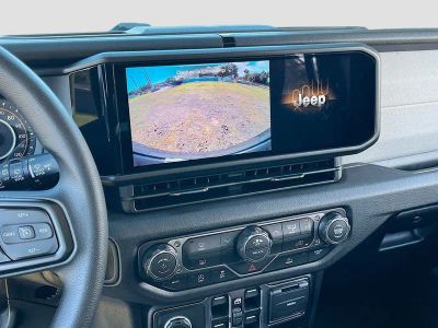 2026 Jeep Wrangler — photo 13 view