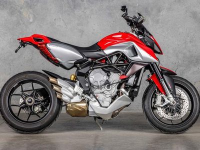 2014 MV Agusta Rivale 800 - Photo 3